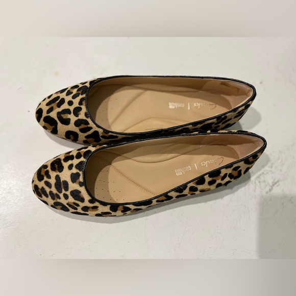 Clarks Grace Piper Cow Hair Leopard Print Flats NWT Size 7 - Picture 7 of 7